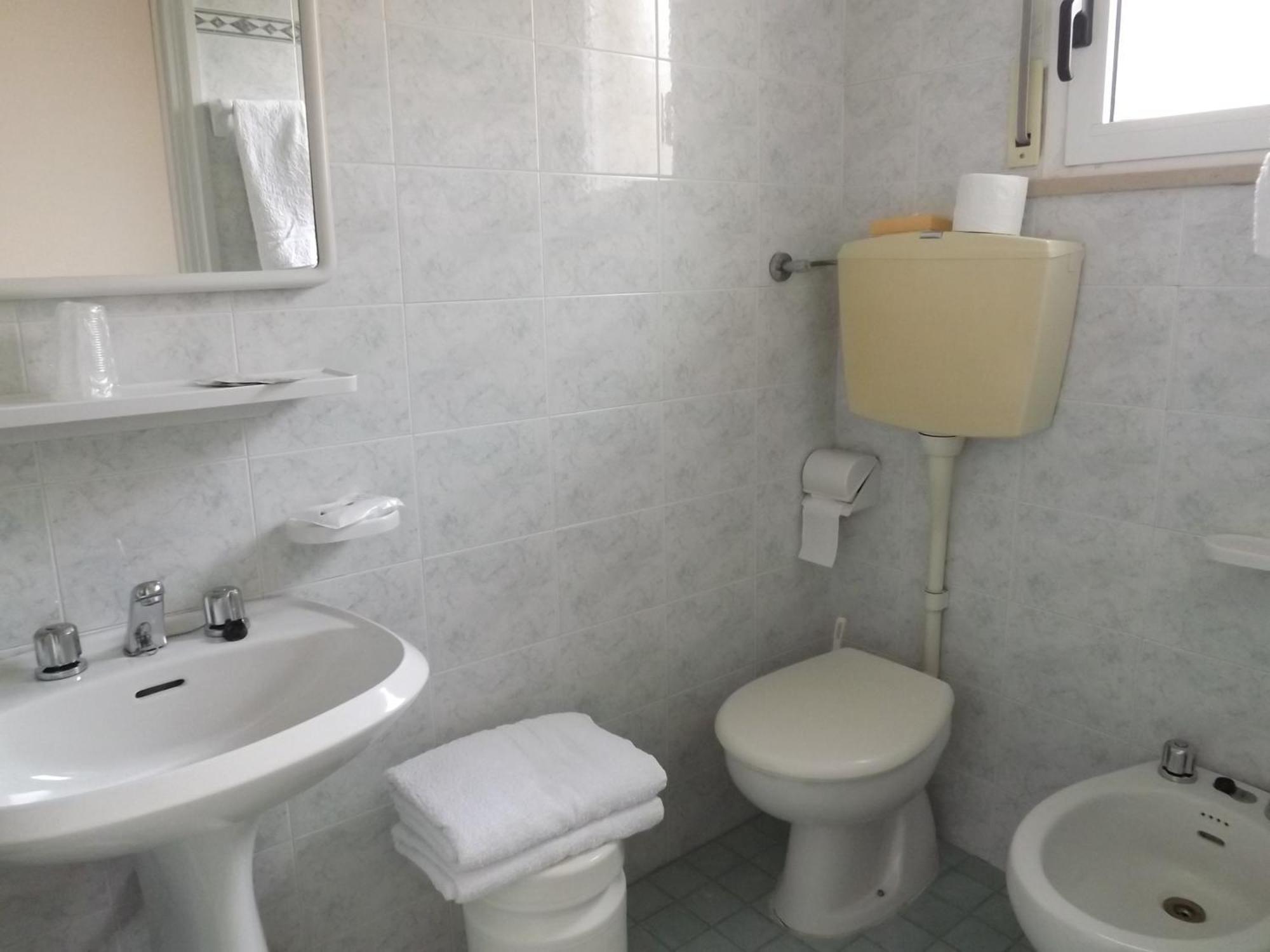 Hotel Tura Bellaria-Igea Marina Habitación foto